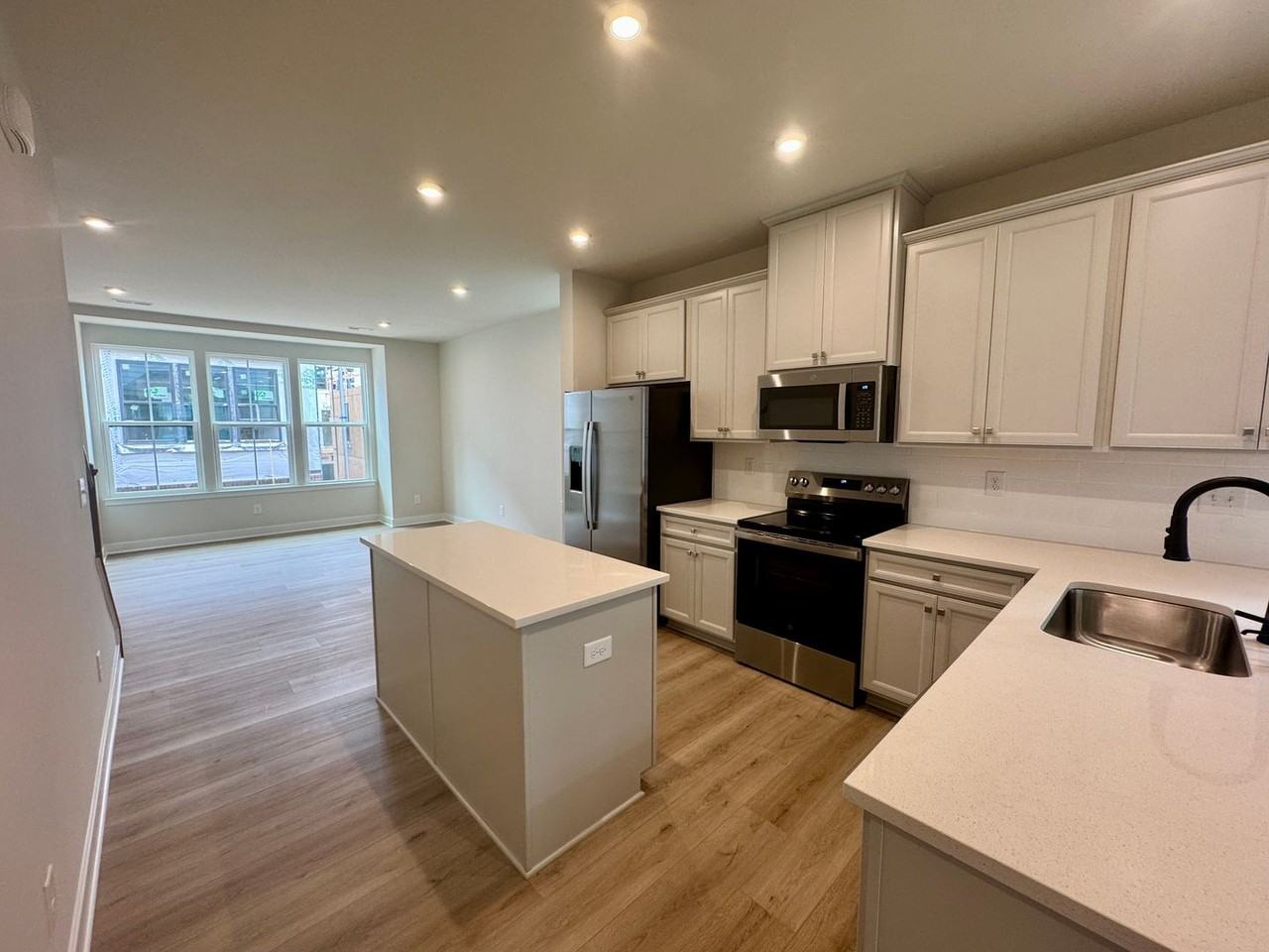 5021 Chinook Ln - Photo 3 of 25