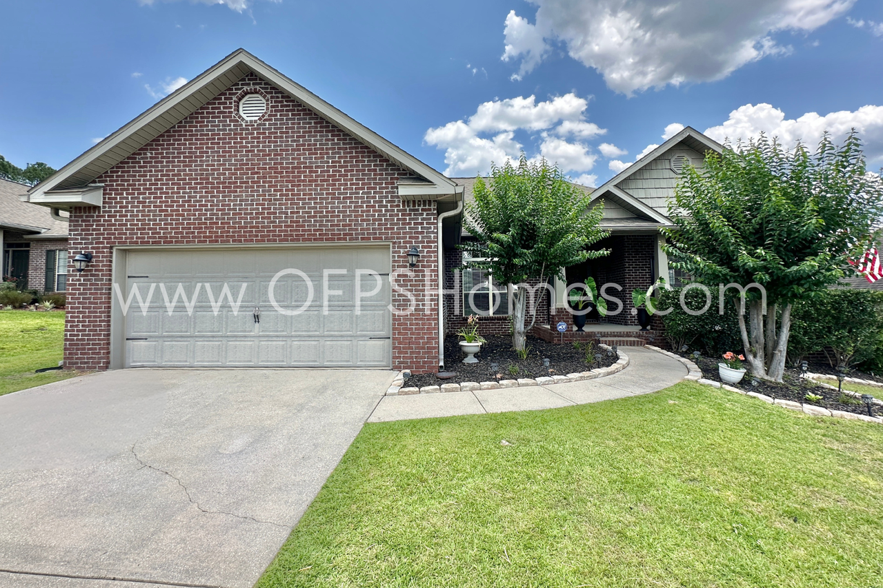 606 Rowan Cir - Photo 2 of 35