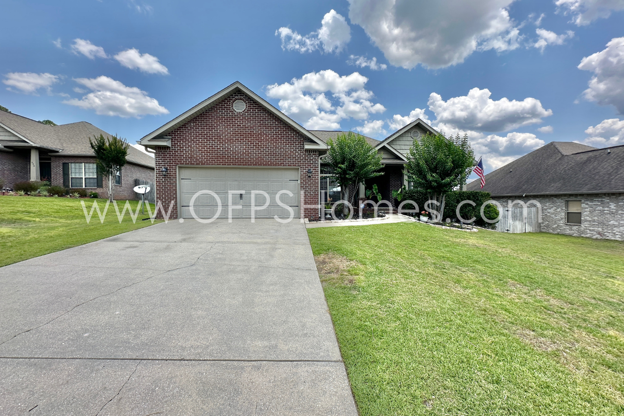 606 Rowan Cir - Photo 3 of 35