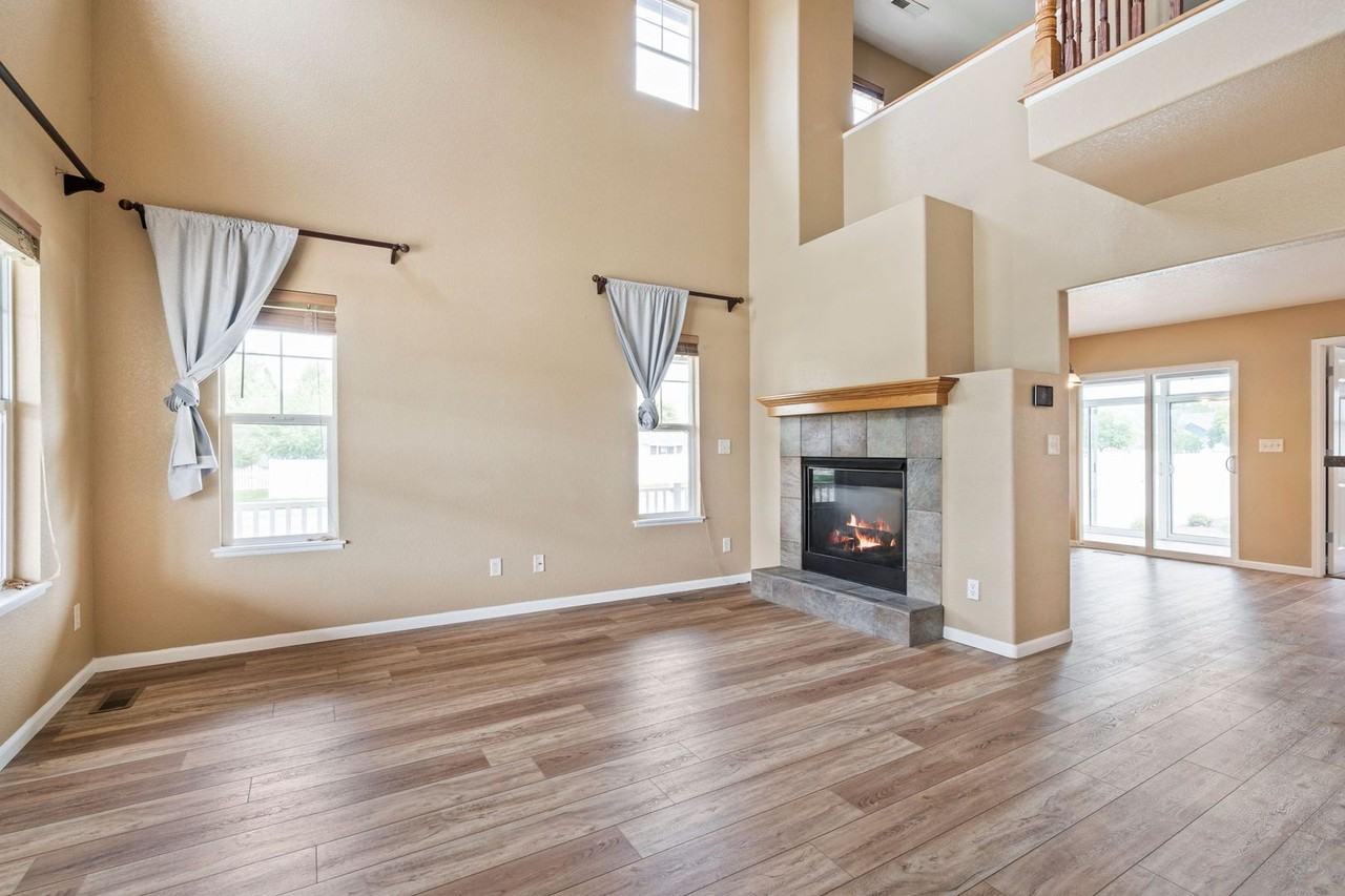 1068 Canal Dr - Photo 4 of 30