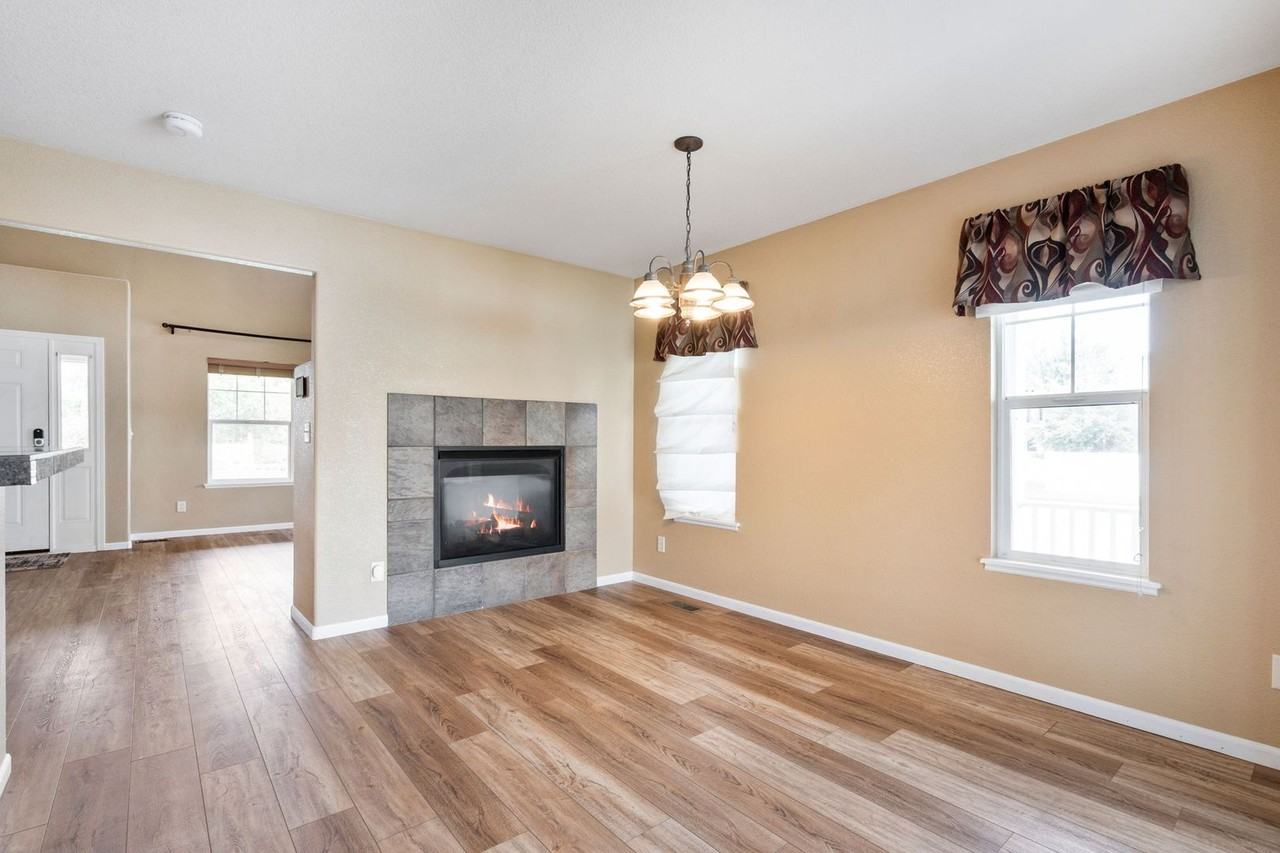 1068 Canal Dr - Photo 7 of 30