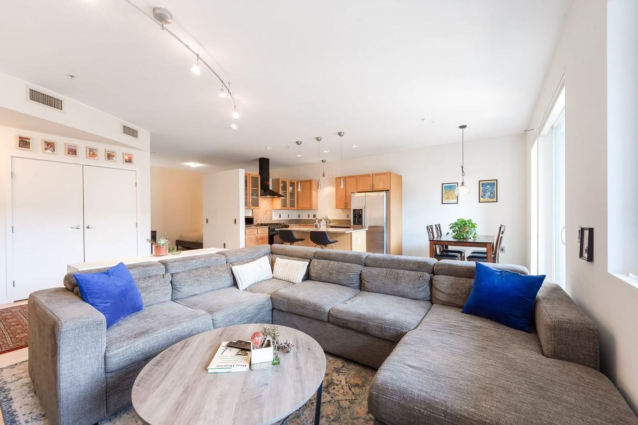 1438 Little Raven St