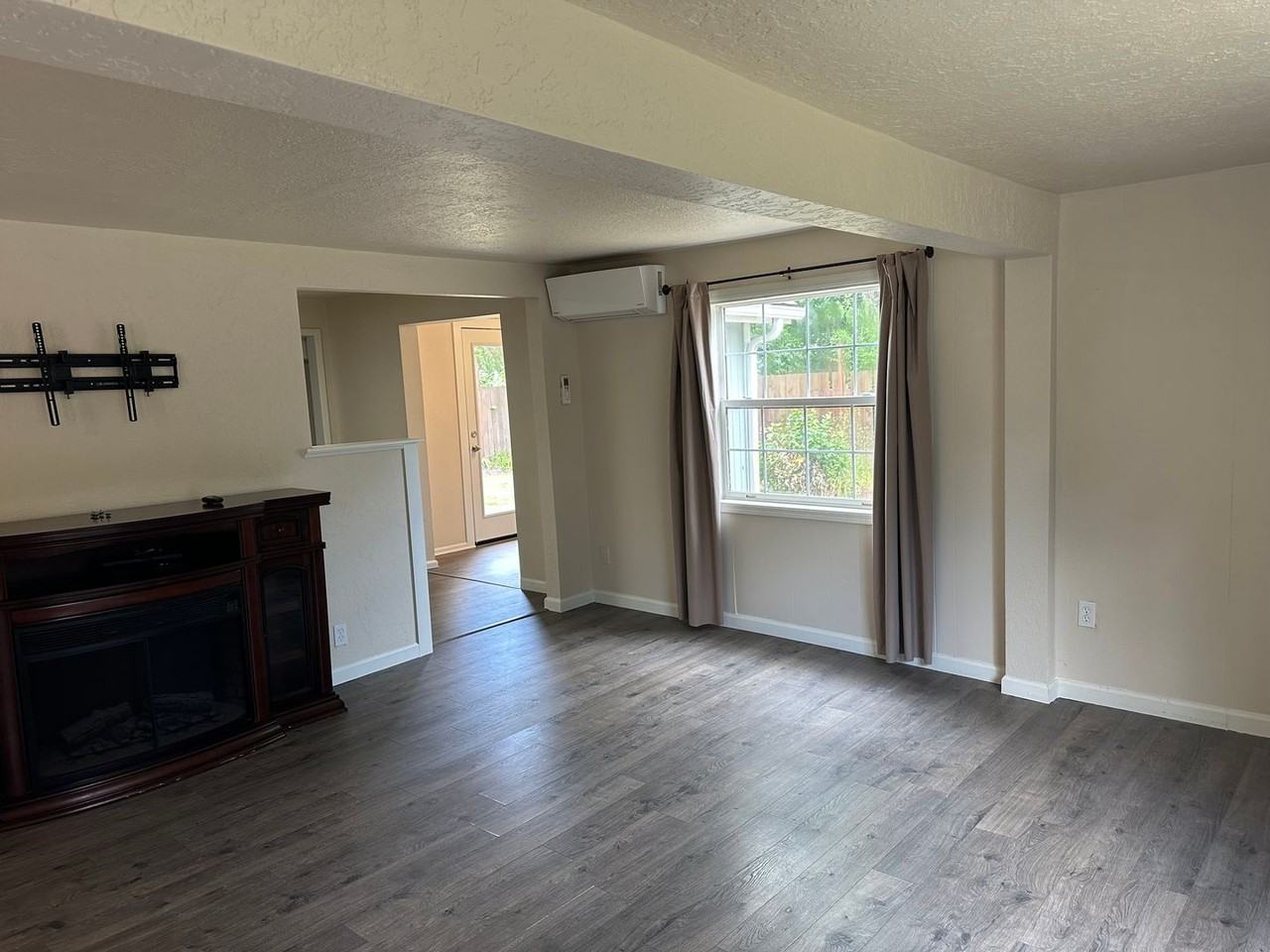 150 S 15th St - Photo 5 of 46