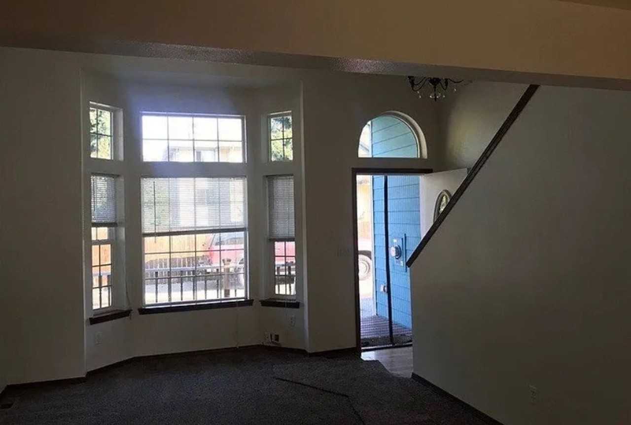 635 Sandpiper Ln - Photo 2 of 13