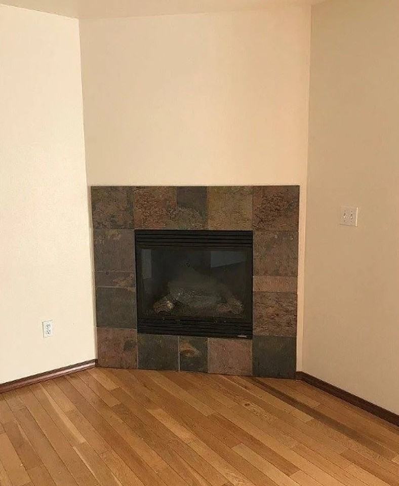 635 Sandpiper Ln - Photo 3 of 13