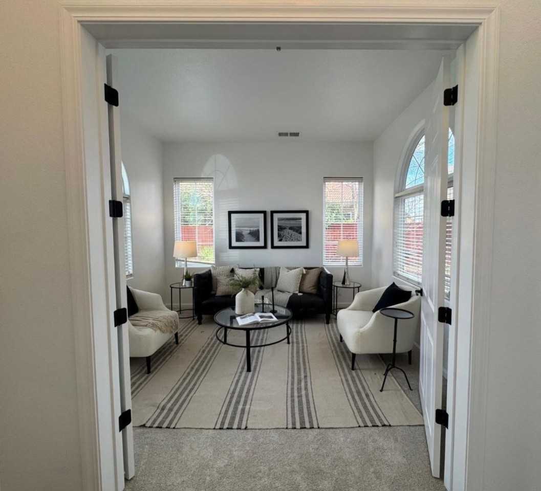 4160 N Creekbend - Photo 2 of 42