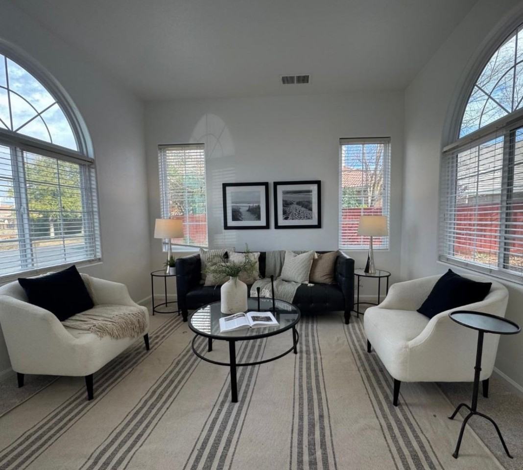 4160 N Creekbend - Photo 3 of 42