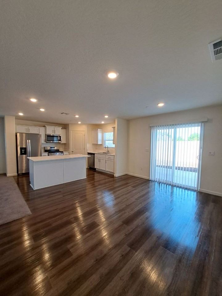 1580 Concord Ave - Photo 3 of 21