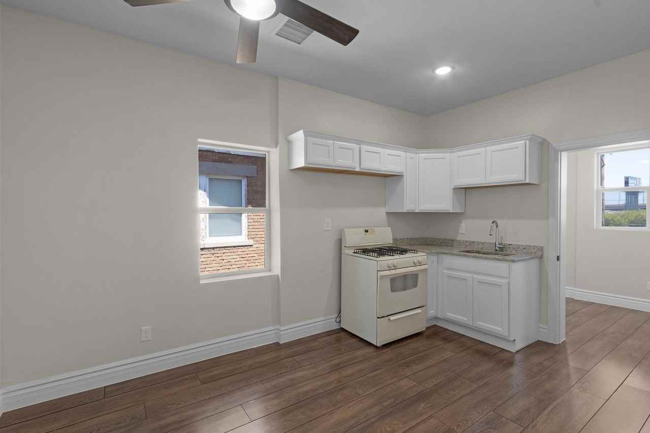 Yandell Units - Photo 3 of 50