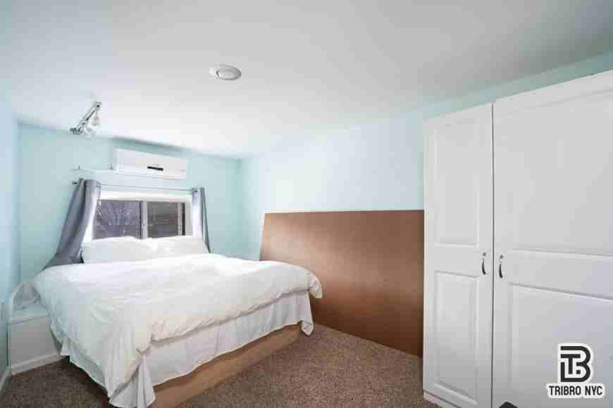 395 Smith Street - Photo 3 of 10