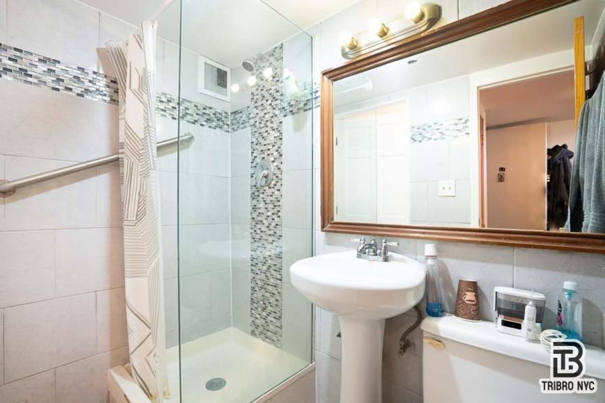 395 Smith Street - Photo 6 of 10