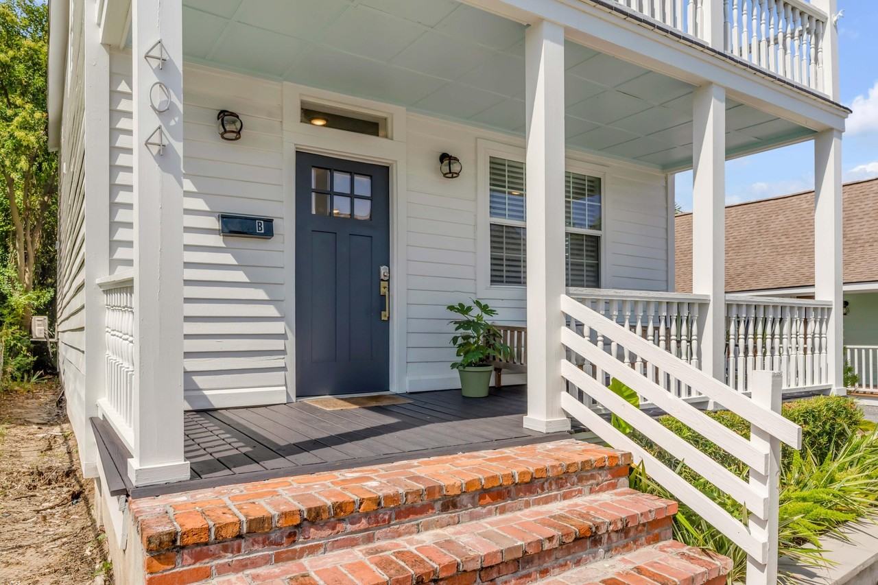 404 Sumter St #B - Photo 3 of 47