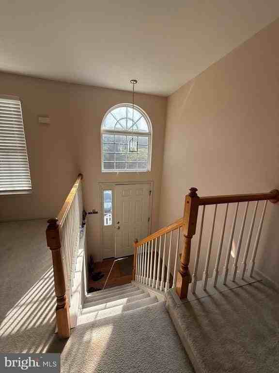 102 Regents Ct - Photo 2 of 21