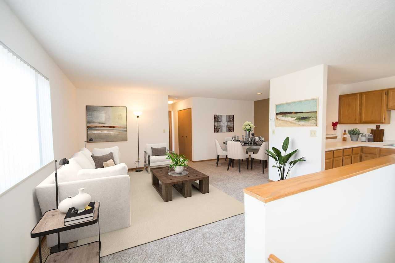 The Lexington Apartments - Photo 2 of 12