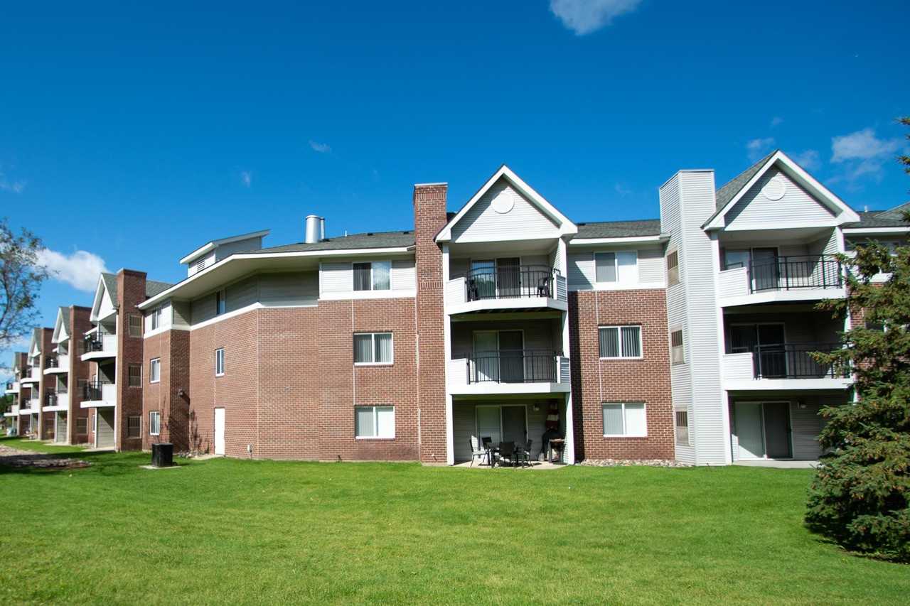 The Lexington Apartments - Photo 6 of 12