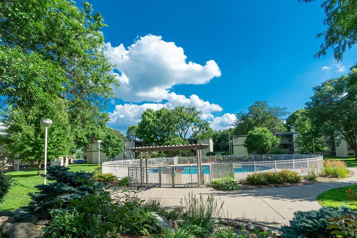 South Pointe Apartments - Photo 6 of 6