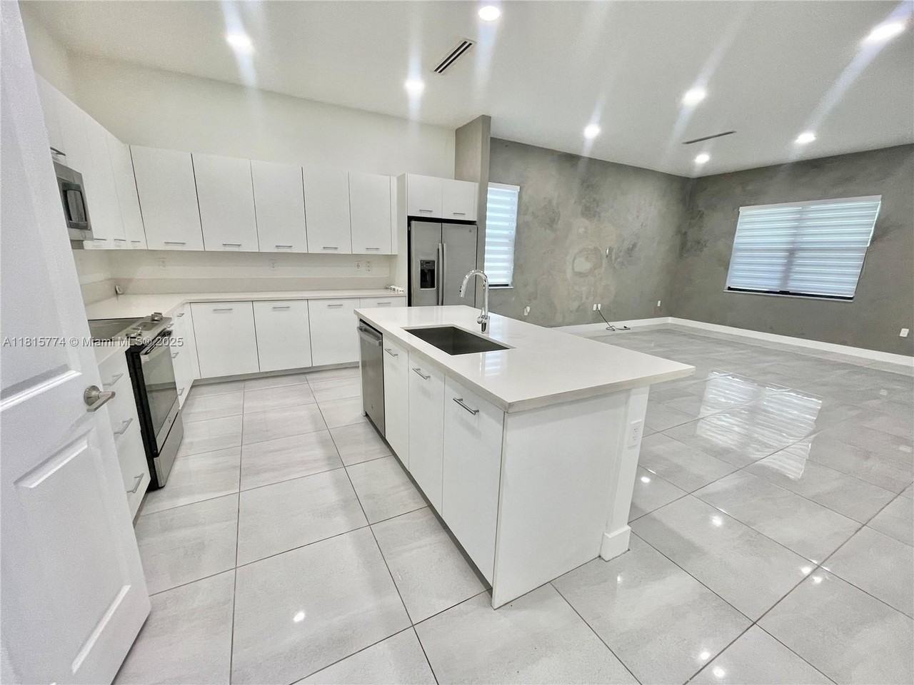 17324 Southwest 41st Street #17324 - Photo 5 of 30