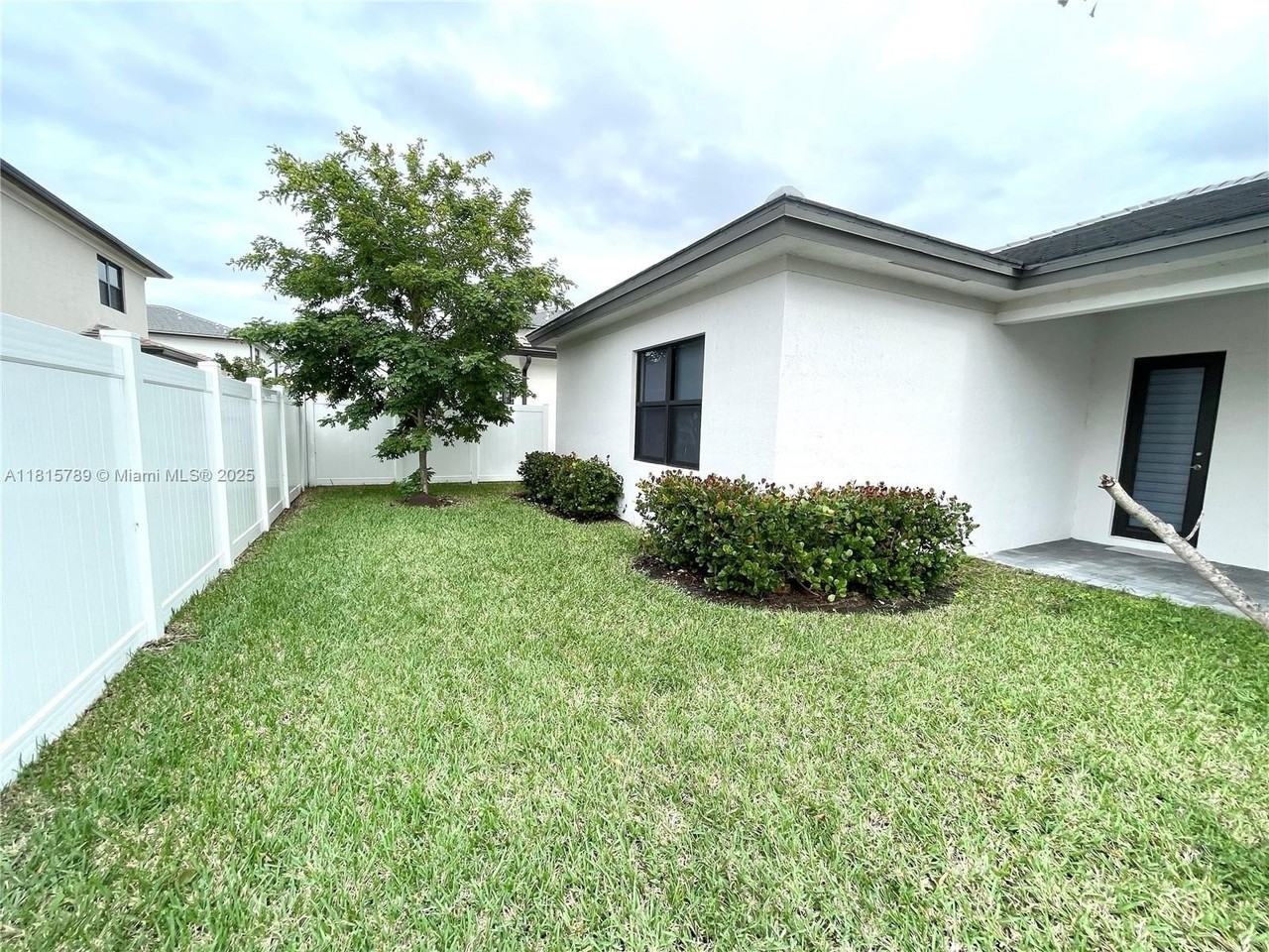 4506 Southwest 174th Avenue #4506 - Photo 7 of 50