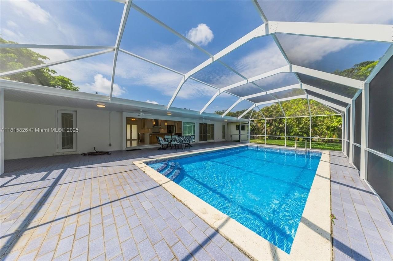 8825 Sw 151st St - Photo 6 of 26