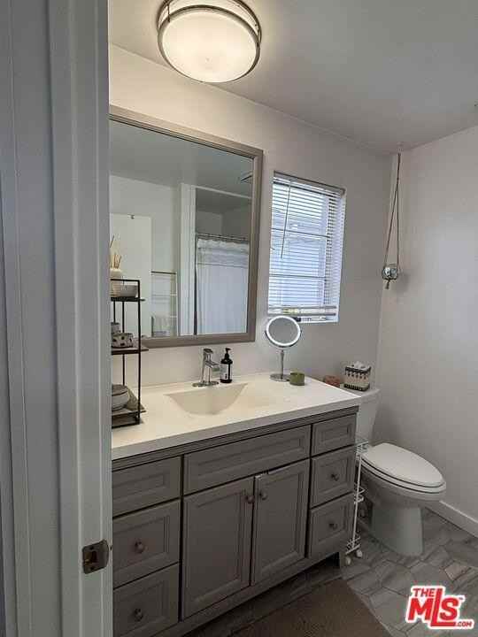 664 Marr St - Photo 3 of 8