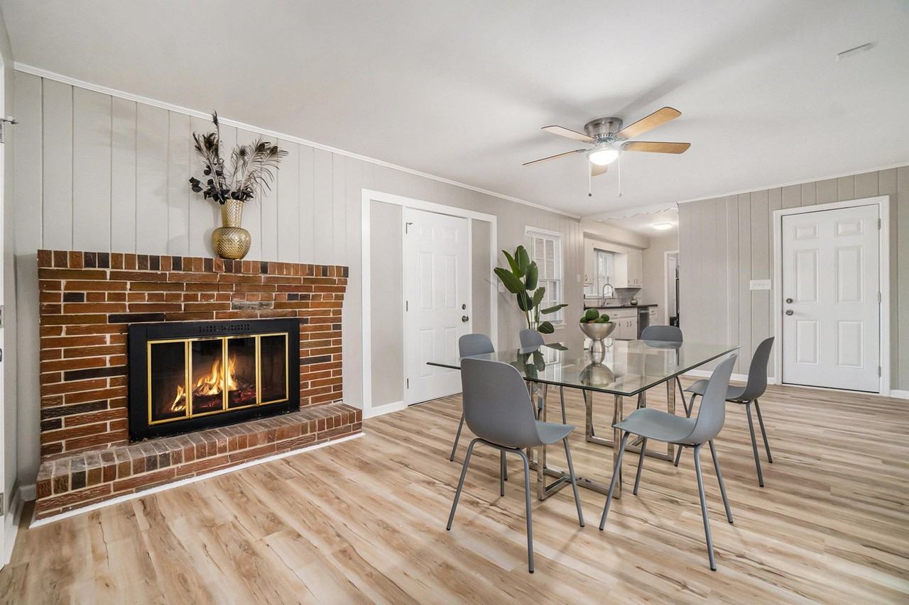 Laurens Cir Sw - Photo 2 of 7