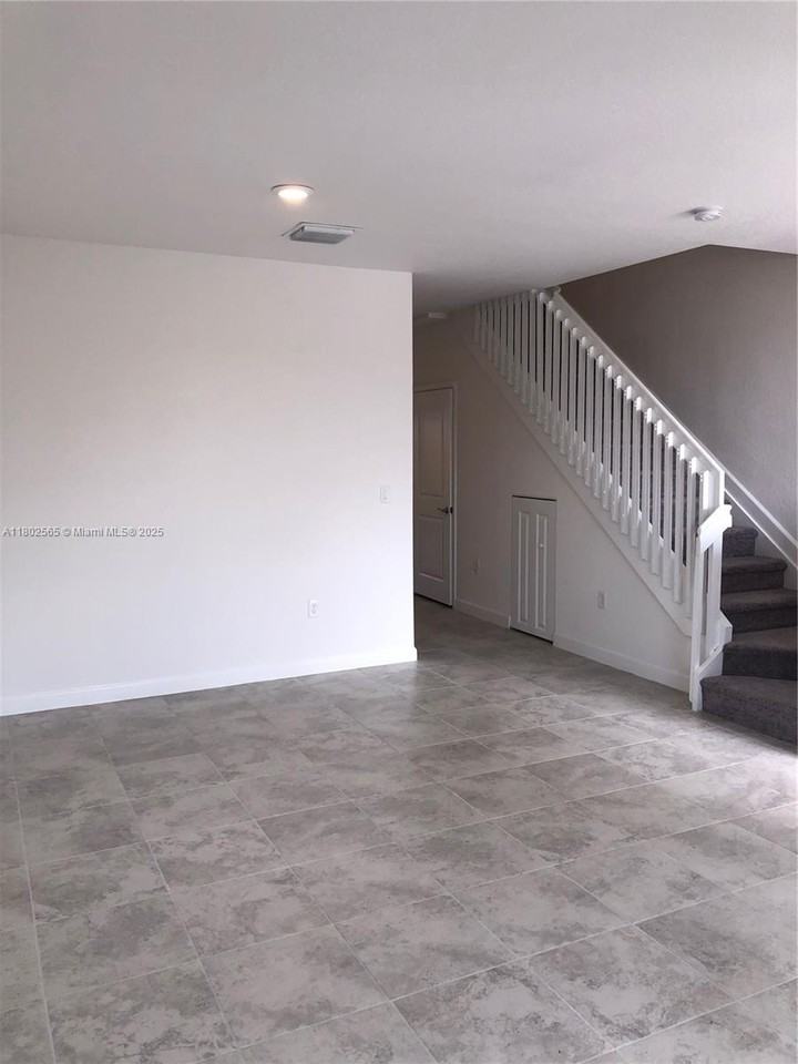 24832 Sw 114th Ave #24832 - Photo 2 of 8