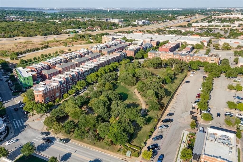 1549 Meeting St - Photo 3 of 35