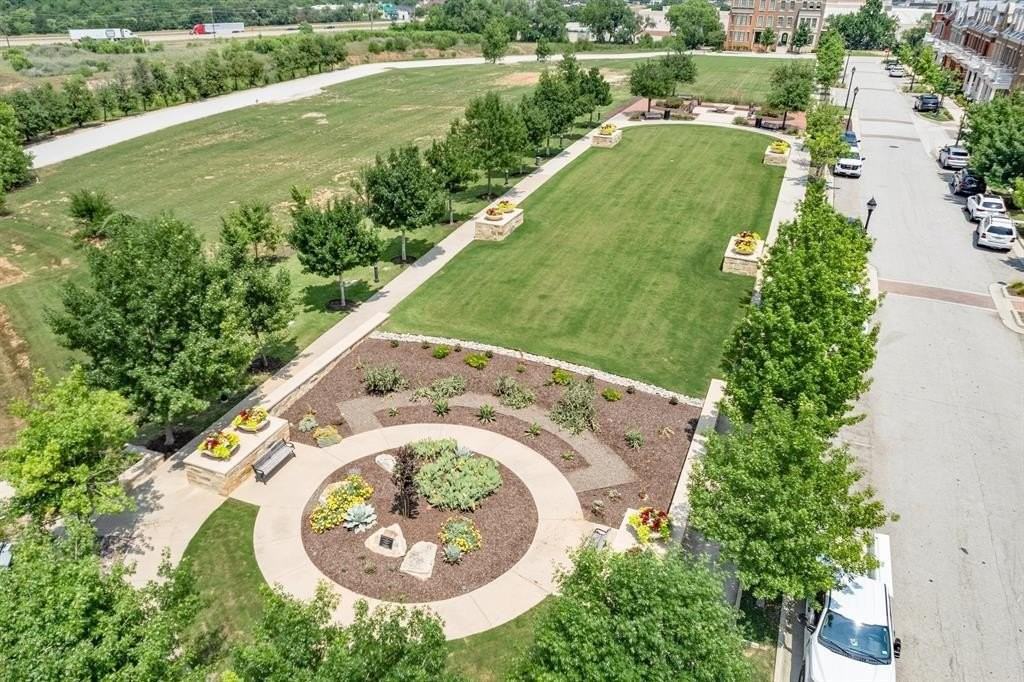 1549 Meeting St - Photo 5 of 35