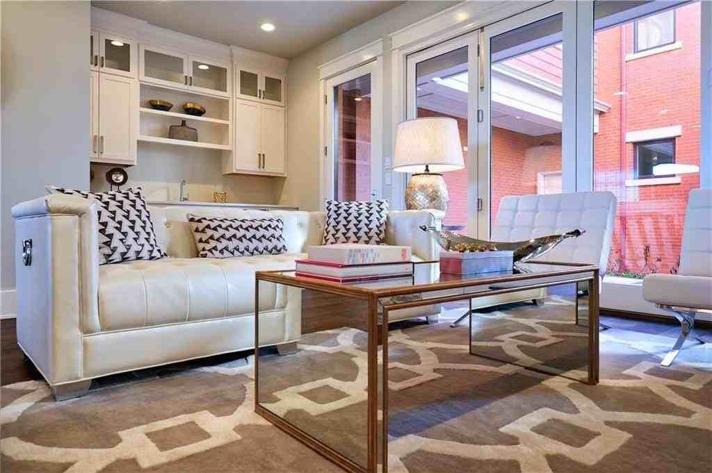 1549 Meeting St - Photo 7 of 35