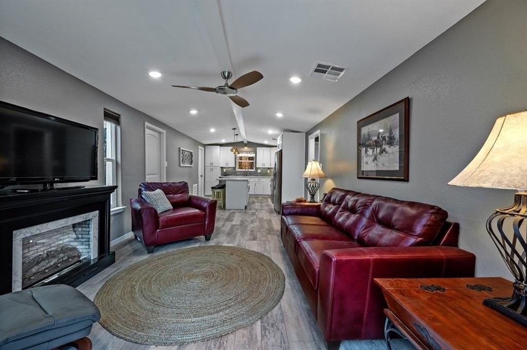 269 Sherman Dr - Photo 5 of 37