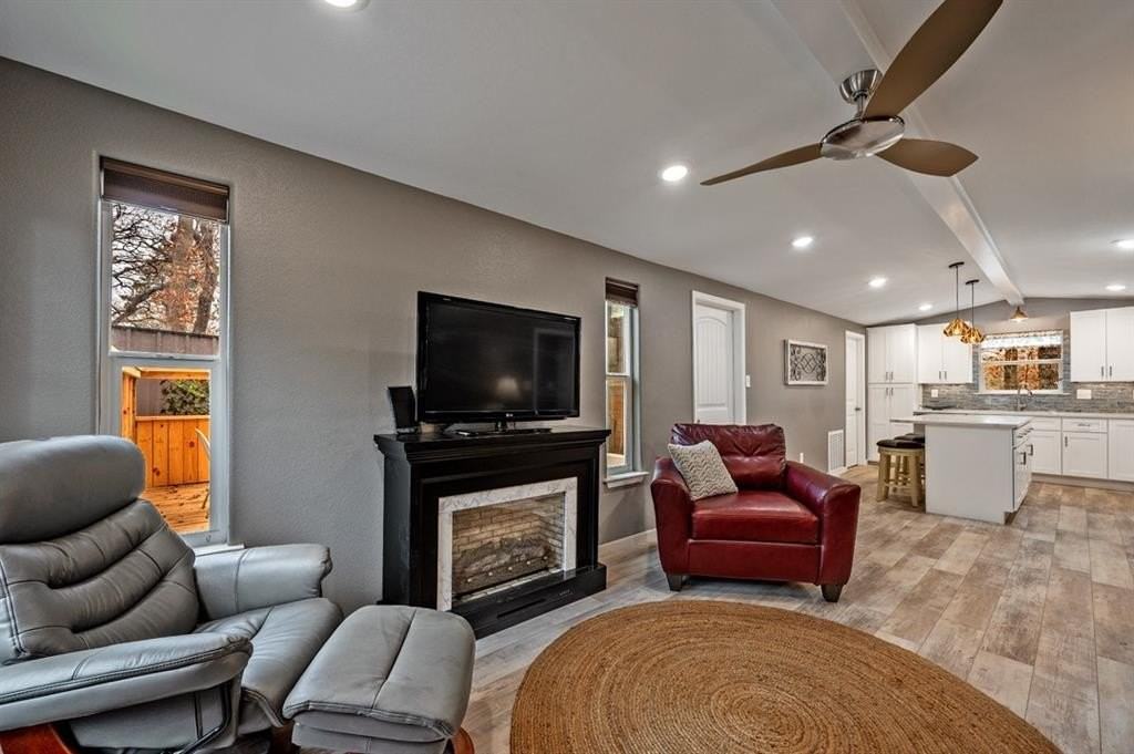 269 Sherman Dr - Photo 7 of 37