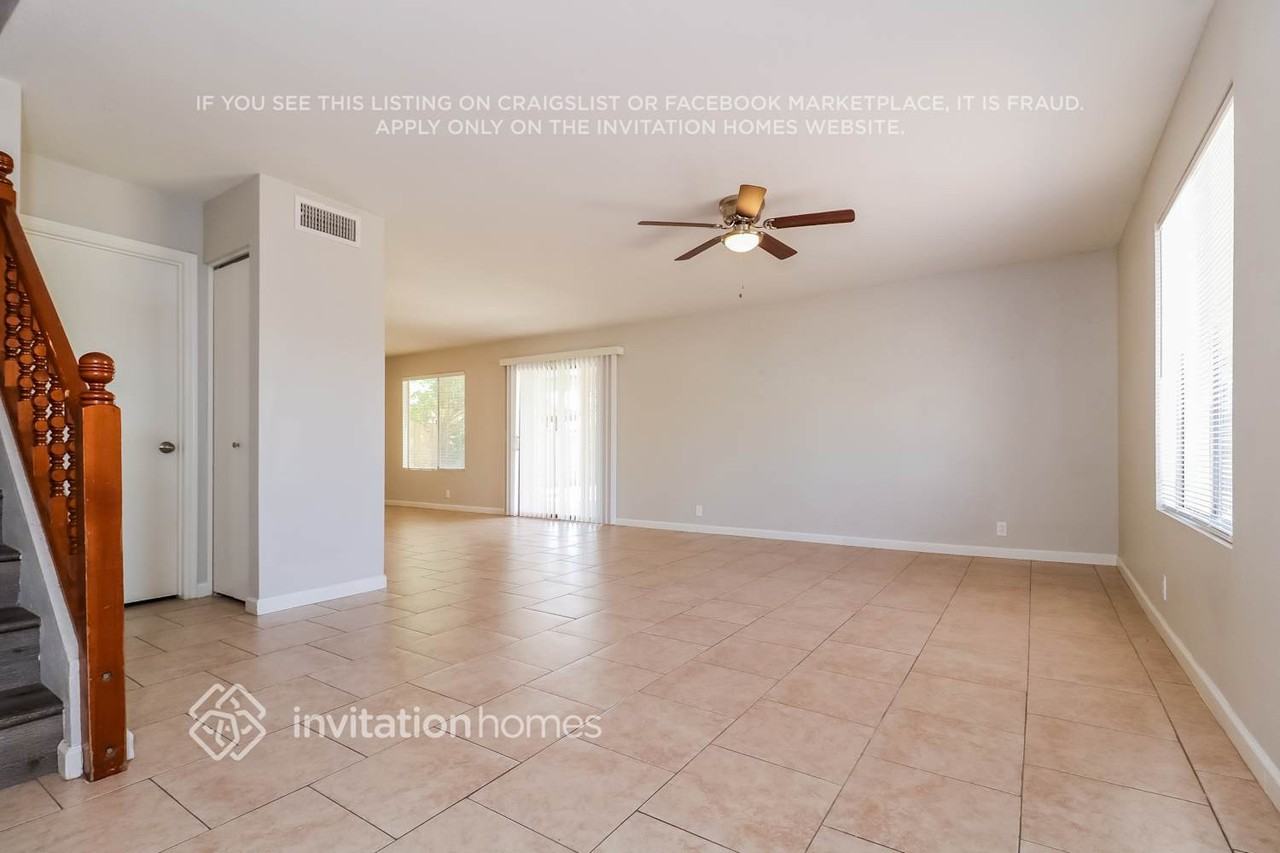 10032 N 66th Dr - Photo 3 of 15