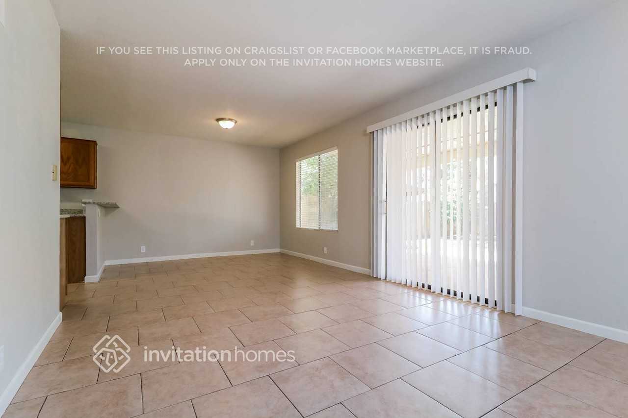 10032 N 66th Dr - Photo 4 of 15
