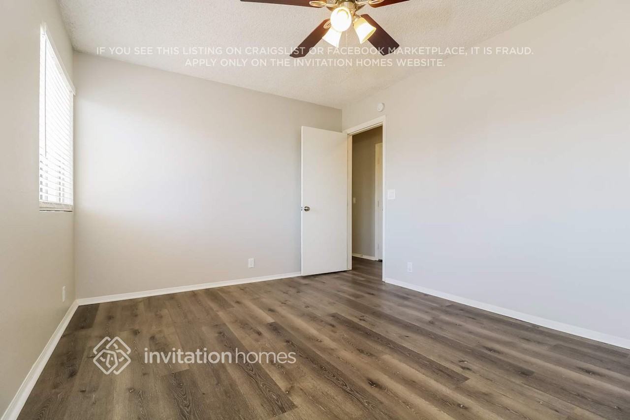 10032 N 66th Dr - Photo 7 of 15