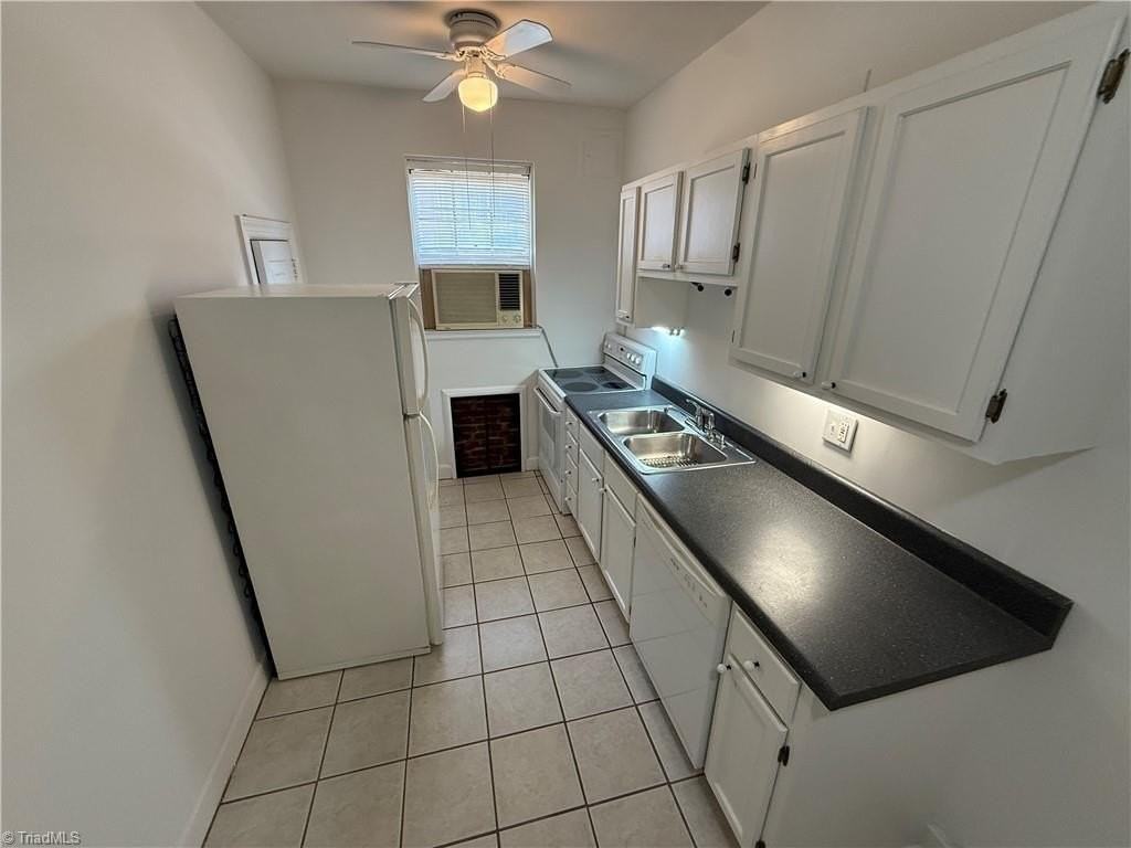 1306 Glade St #27 - Photo 4 of 9