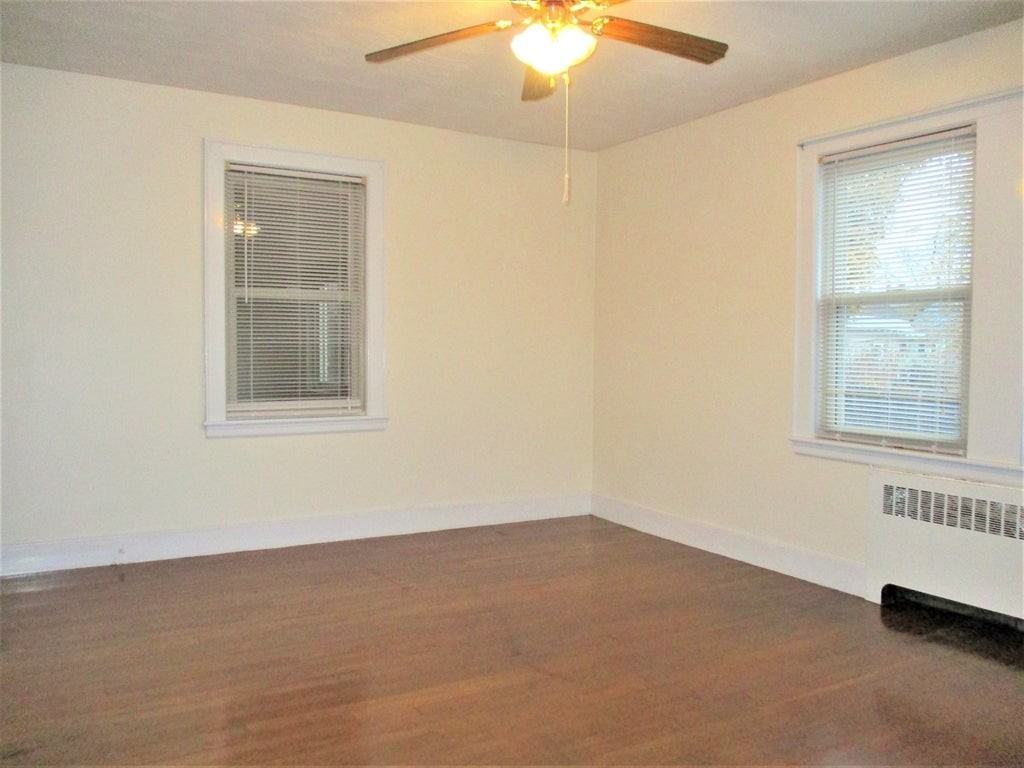 27 Ridgemont St - Photo 4 of 14