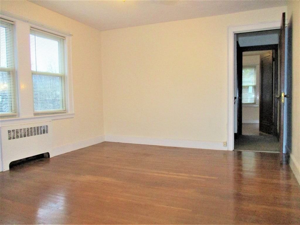 27 Ridgemont St - Photo 6 of 14