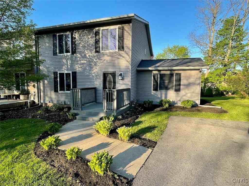 10 Pond Path - Photo 3 of 26