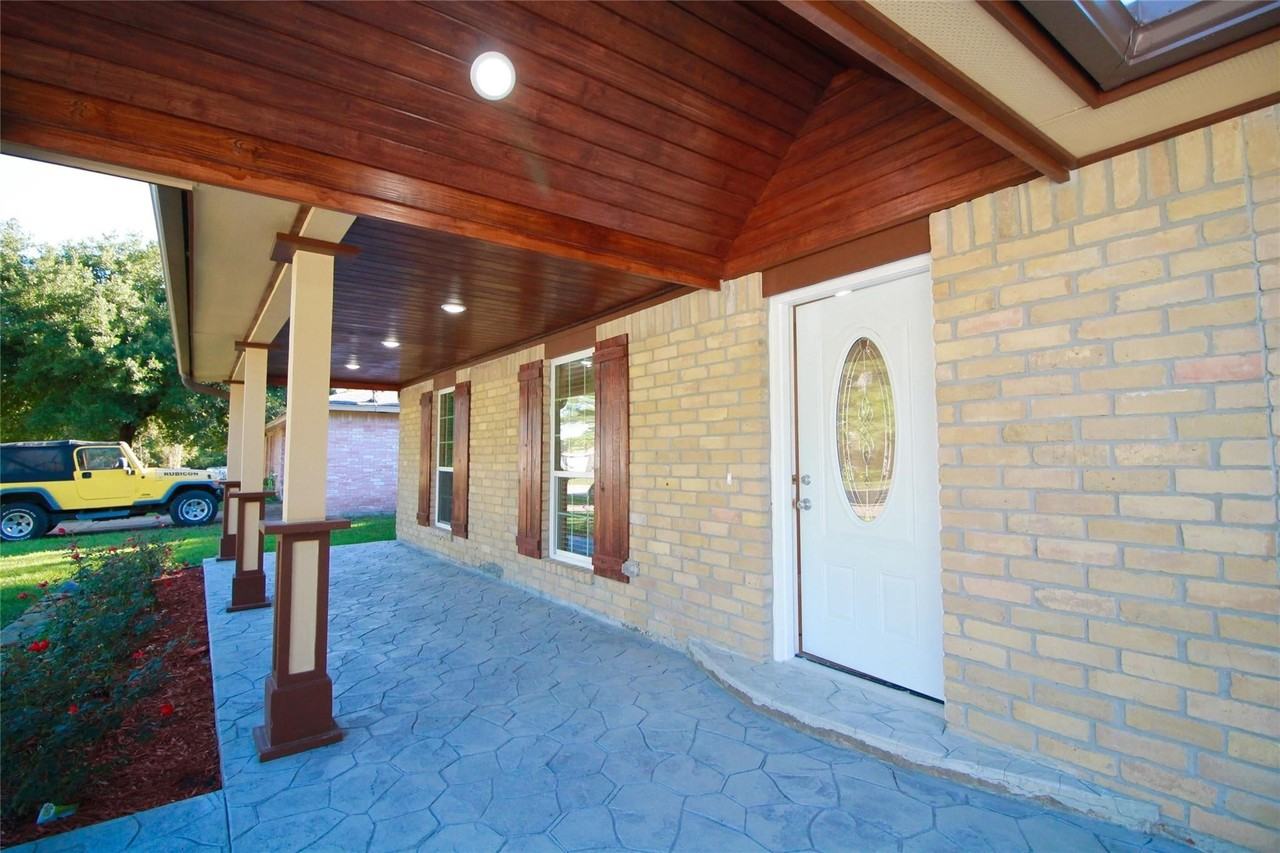 4523 Donalbain Dr - Photo 3 of 38