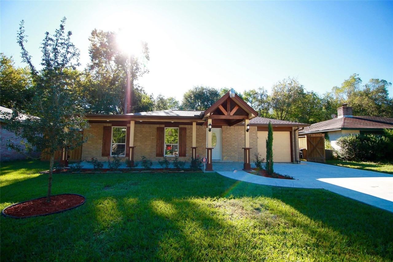 4523 Donalbain Dr - Photo 4 of 38