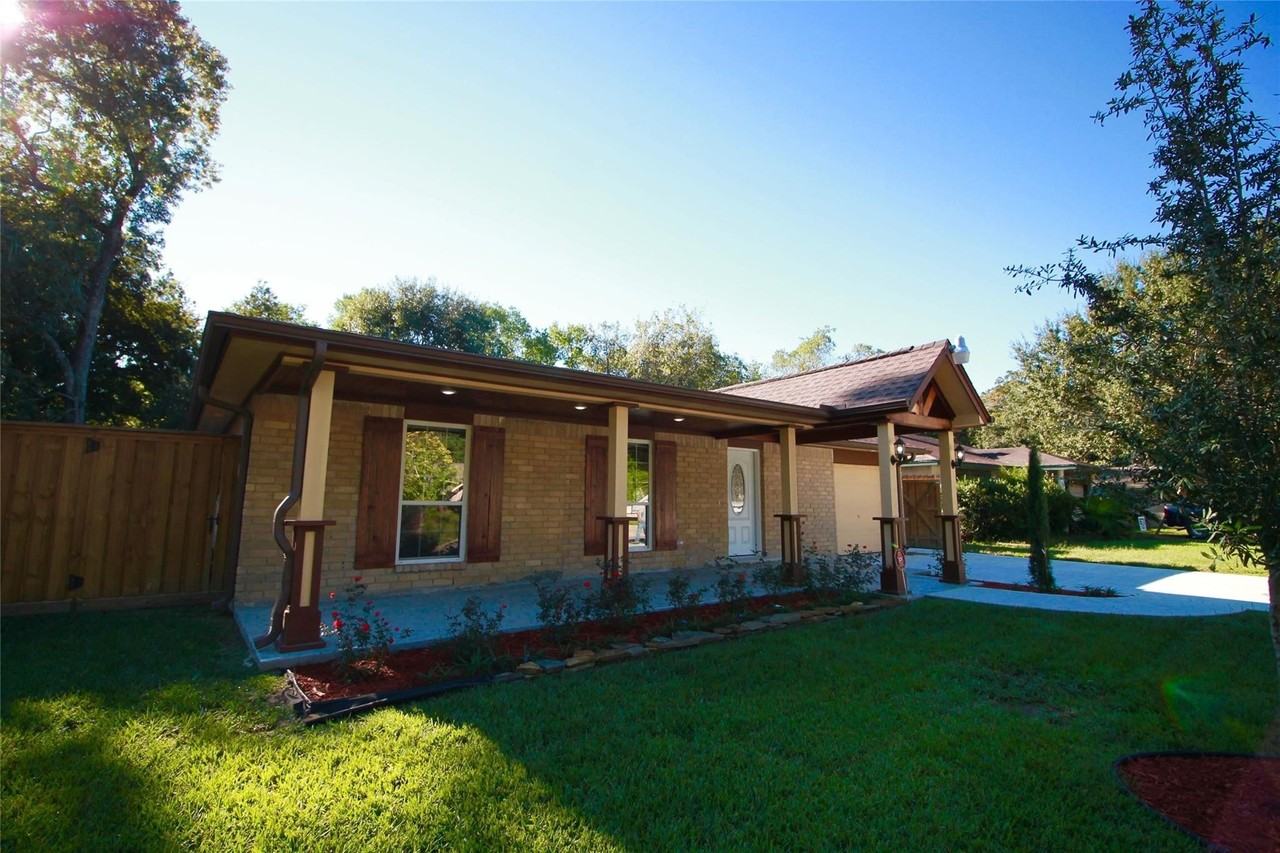 4523 Donalbain Dr - Photo 5 of 38