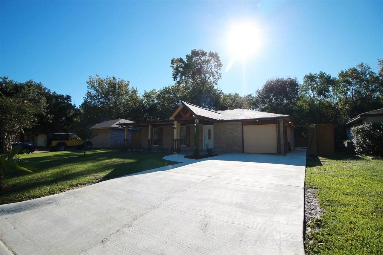 4523 Donalbain Dr - Photo 6 of 38