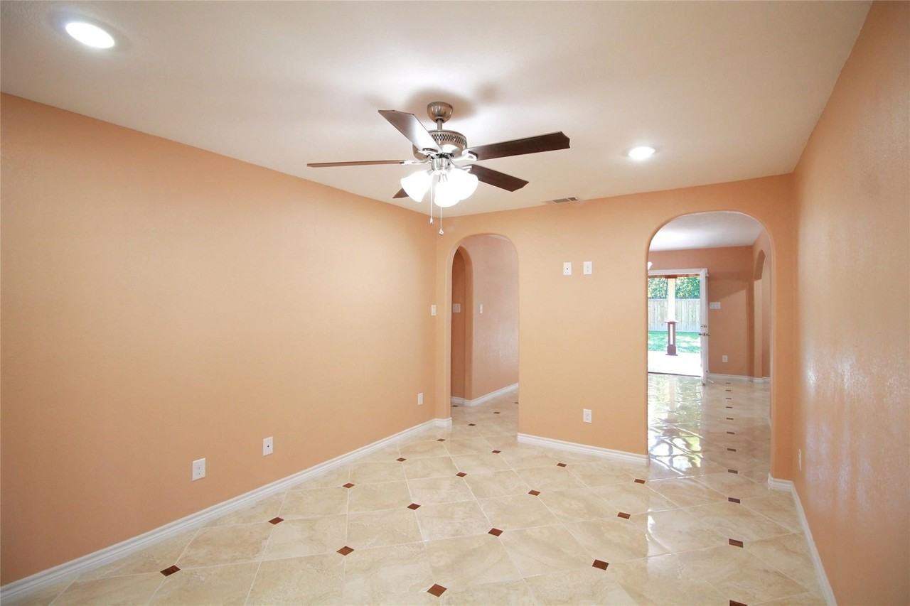 4523 Donalbain Dr - Photo 7 of 38