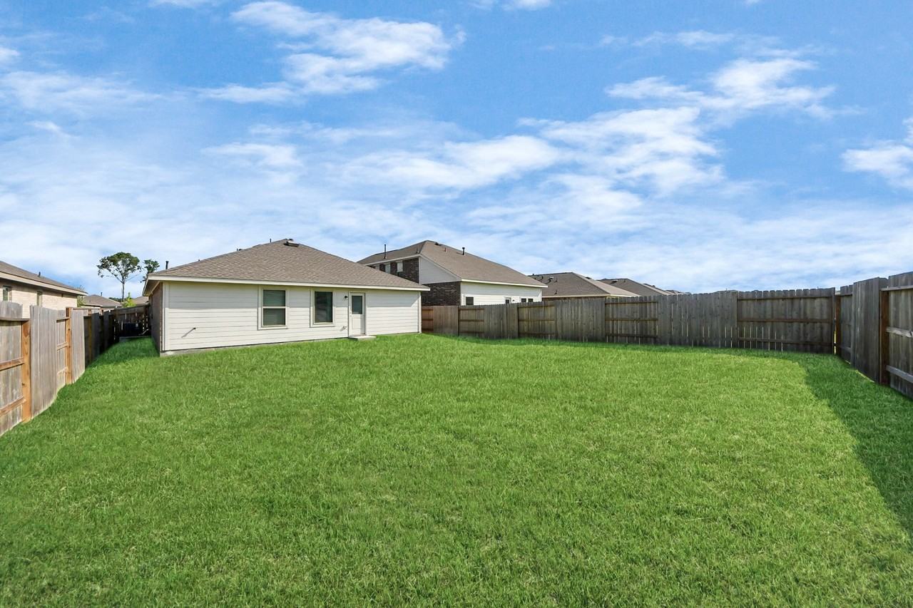 21641 Balzola Ln - Photo 4 of 40