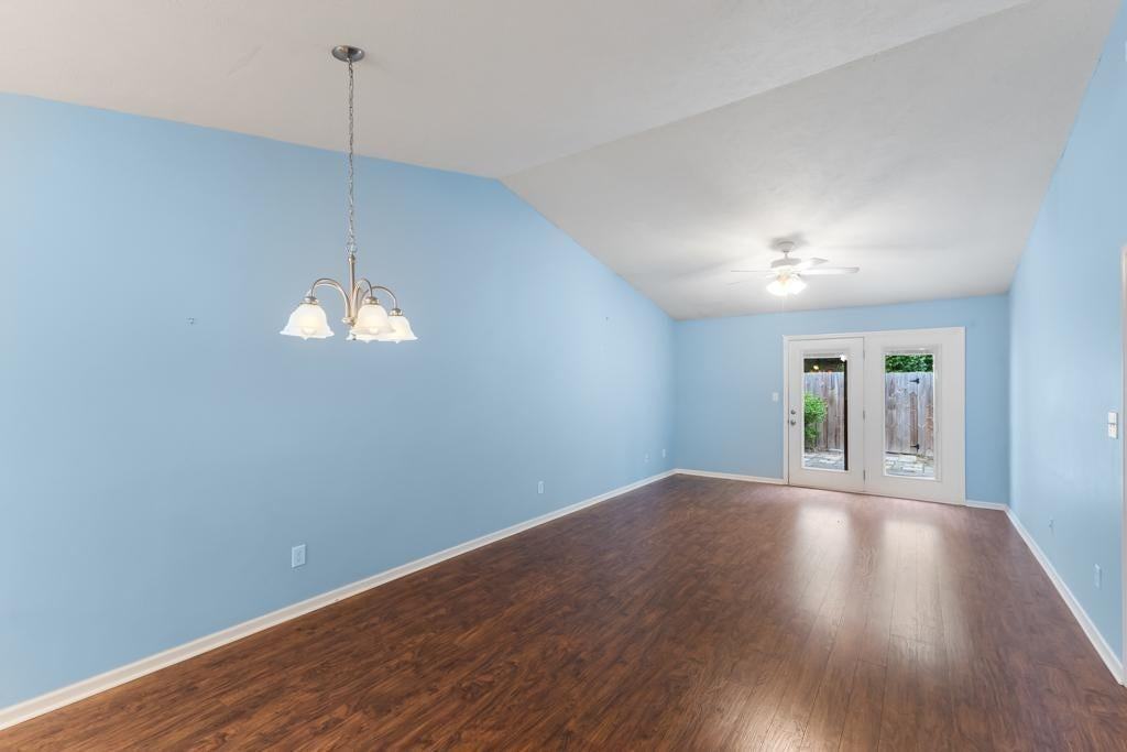 210 New Haven Ln Sw - Photo 2 of 17