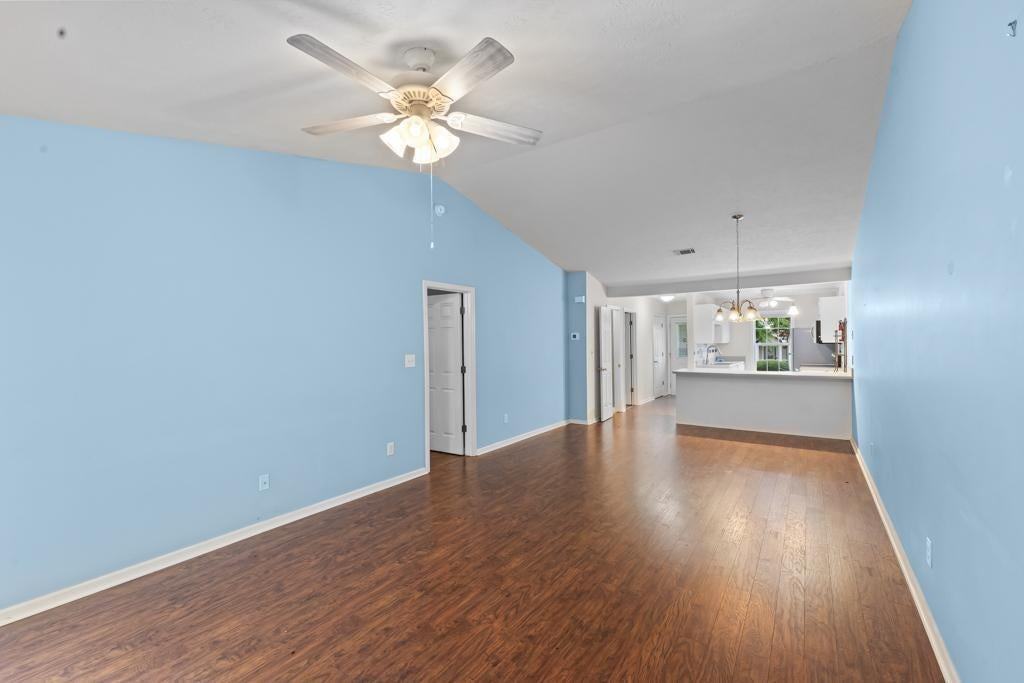 210 New Haven Ln Sw - Photo 6 of 17