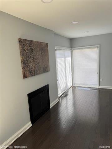 3915 Edgemont Dr - Photo 4 of 14