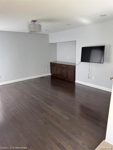 3915 Edgemont Dr - Photo 5 of 14