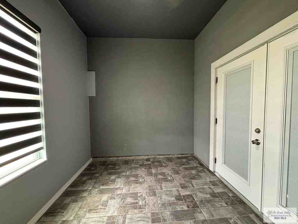 2428 San Marino Dr - Photo 2 of 23