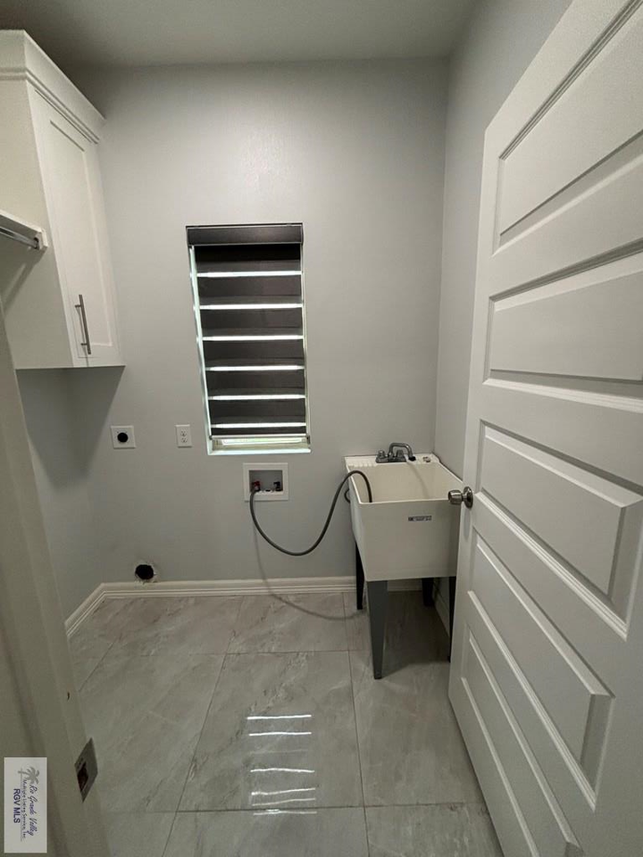 2428 San Marino Dr - Photo 3 of 23